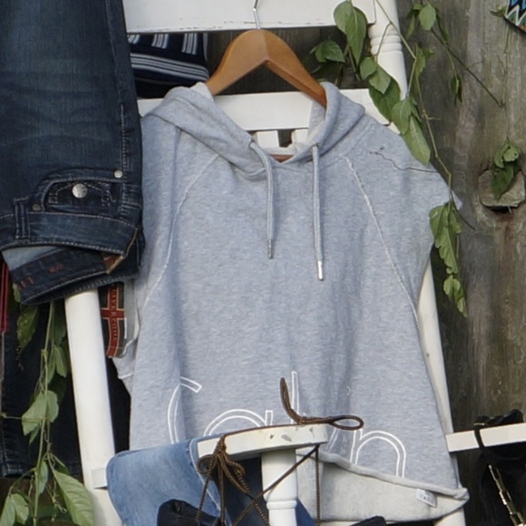 Grey Cropped Hoodie Calvin Klein - Picture 1 of 3